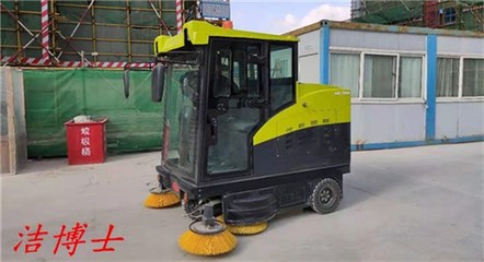 驾驶扫地车在现代建筑物清洁服务中的关键作用